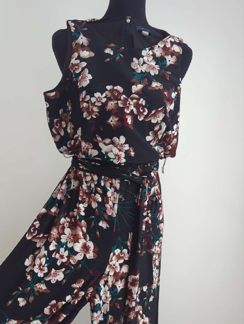 Like New Tommy Hilfiger Sleeveless Floral Wide-Leg Jumpsuit Black Brown SIZE 10